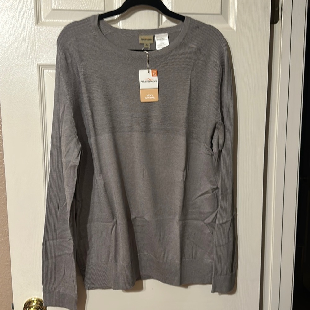 Men’s pullover sweater